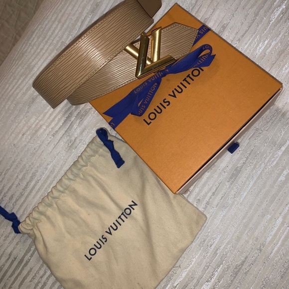 AUTHENTIC Louis Vuitton Belt. Only worn once - Picture 4 of 6